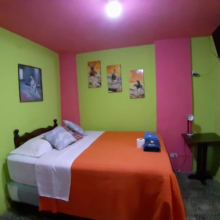Hotel Casa Del Viajero Quetzaltenango Ngoại thất bức ảnh